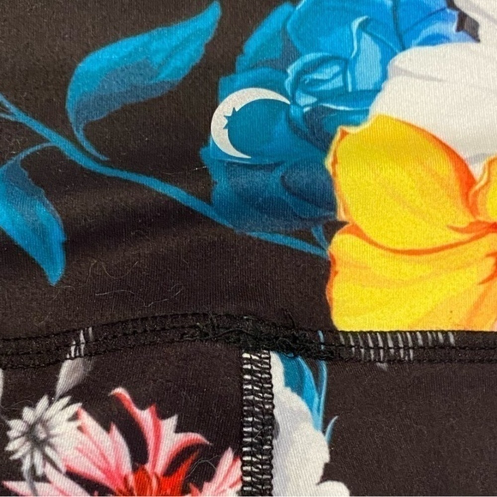 Zyia Dark Floral Mesh Hi-Rise 7/8 24" leggings - Picture 9 of 13